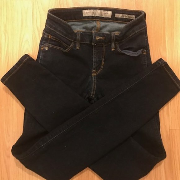 Guess Jeans - Picture 5 of 10